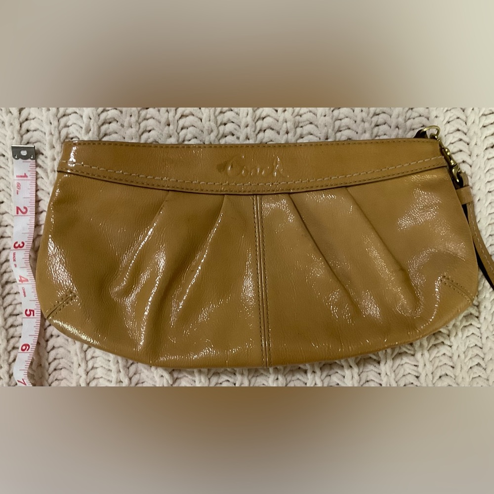 Beautiful Leather Coach Clutch GUC